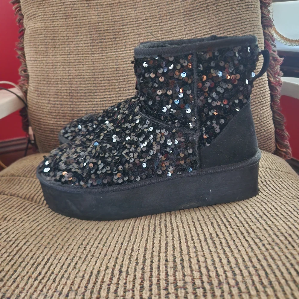 Shoe Dazzle Glittery Black Ankle Boots - Picture 3 of 4